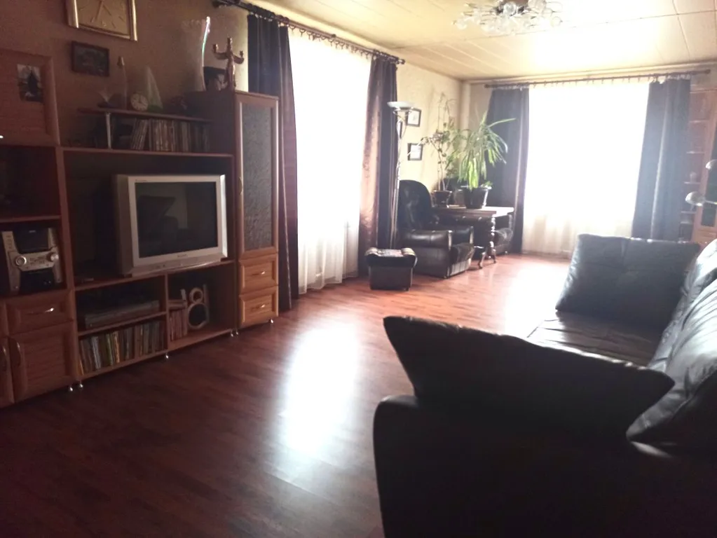 Уютный дом в черте города Осташков на берегу озера Селигер