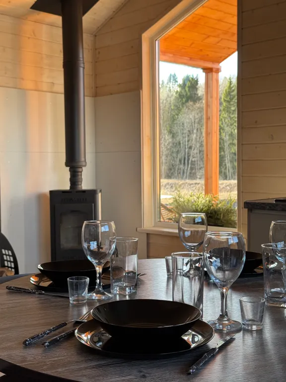 Уютный домик у леса