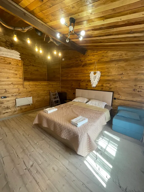 Домик с видом на горы