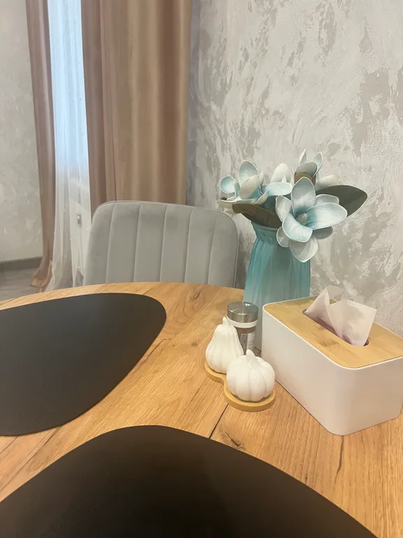 Уютная студия с кофемашиной в центре