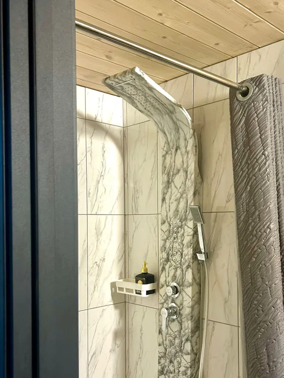 Стильный новый a-frame домик