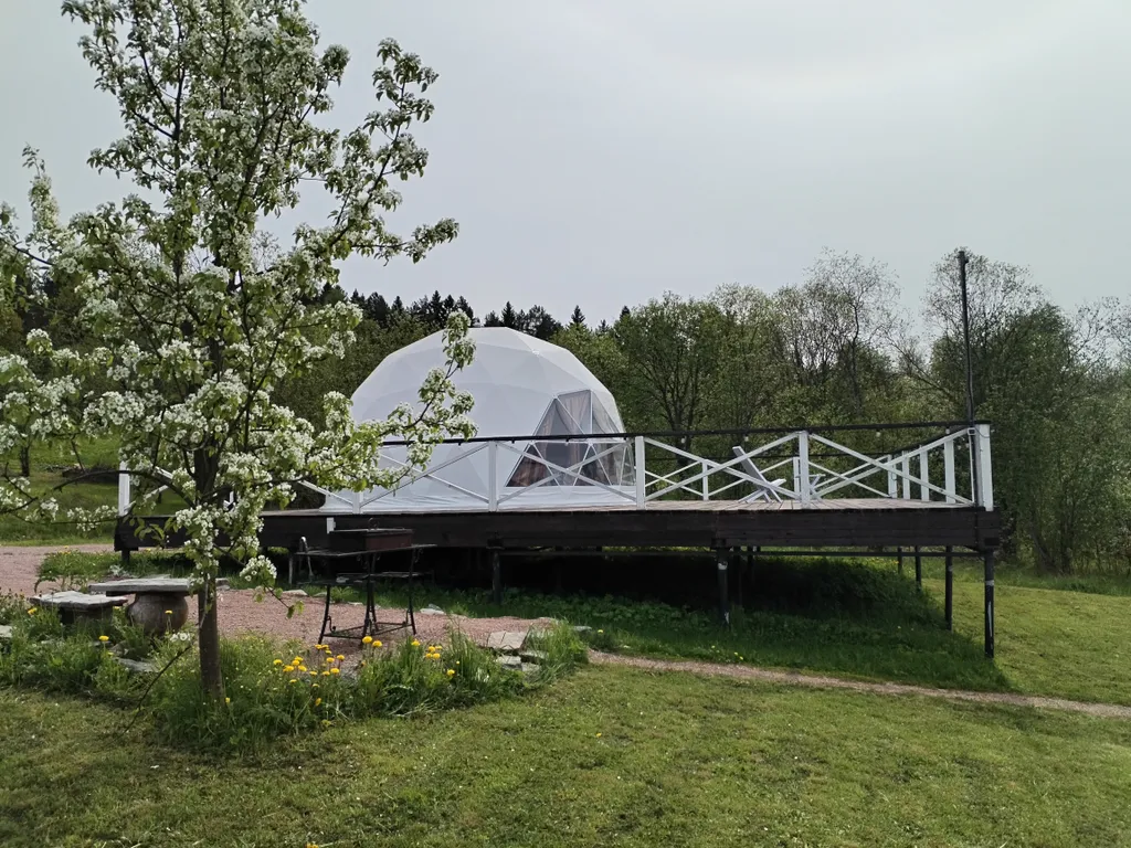 Домик с баней на берегу Ладожского озера