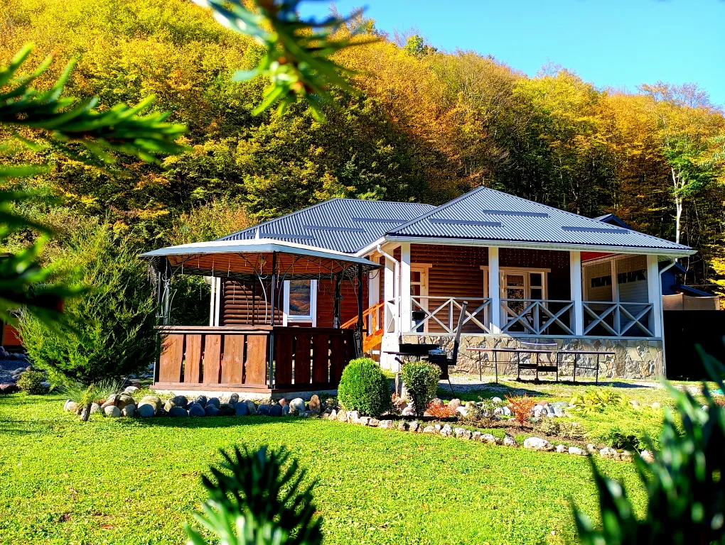 Эко-дом с видом на лес и горы