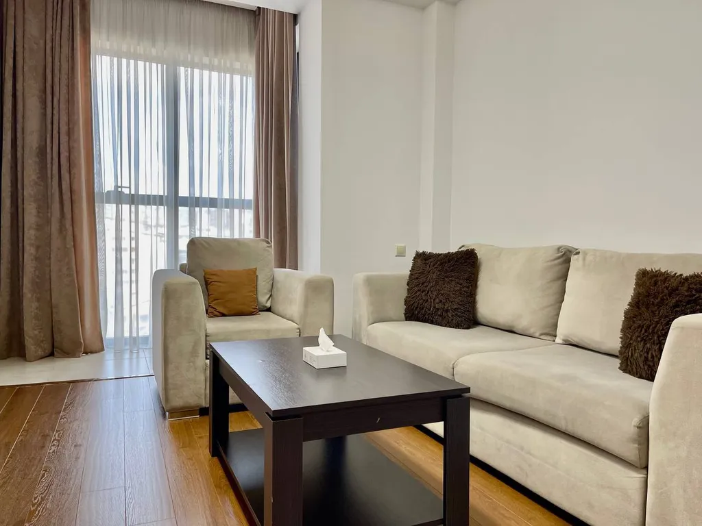 Prime apartment on Buzand 17