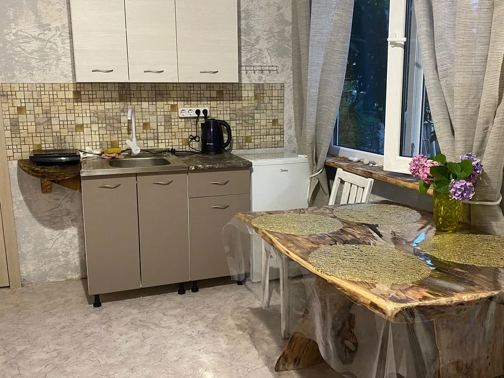 Коттедж Уютный апартамент с видом на лес, рядом с лучшим пляжем — Сухум