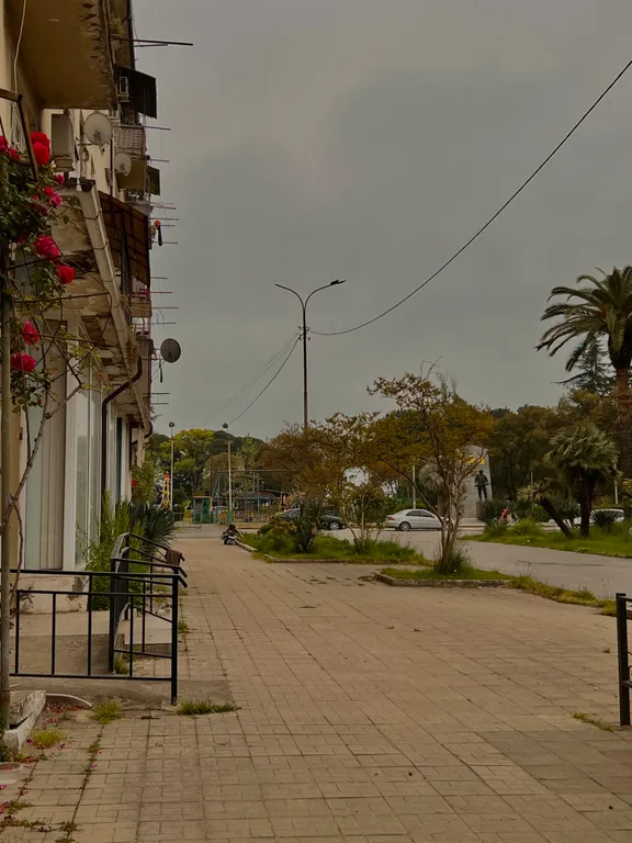 Квартира Двухкомнатная квартира у моря, первая береговая линия — Сухум