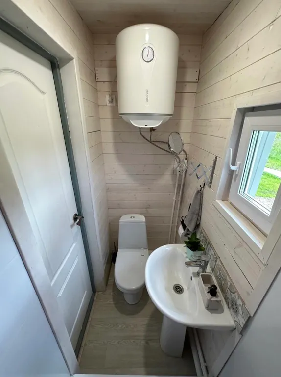 Атмосферный домик вдали от городской суеты