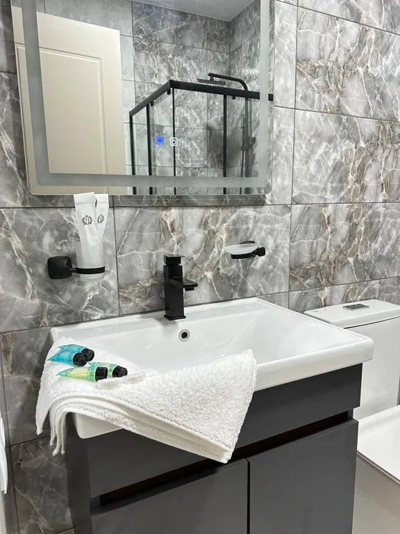 Olive Dream светлая квартира с балконом, Wi-Fi и видом на горы