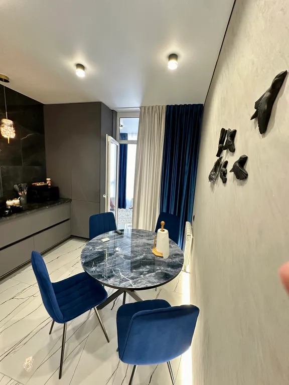 Апартаменты рядом со сквером