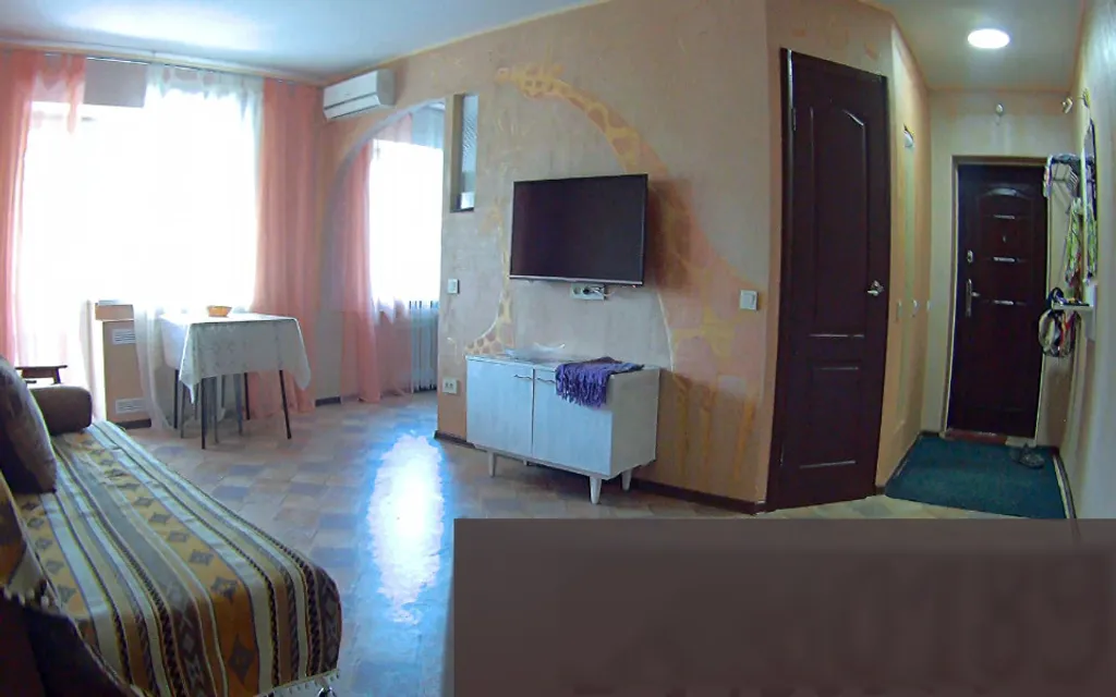 Евро-трехкомнатная квартира в 100 метрах от моря — аренда посуточно в Орджоникидзе