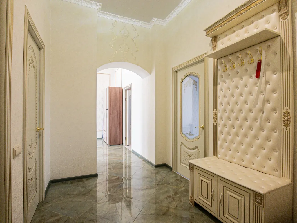 Большая квартира с видом на Крепостную стену и Успенский собор