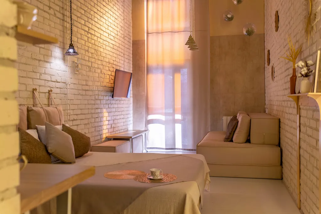 Студия с патио