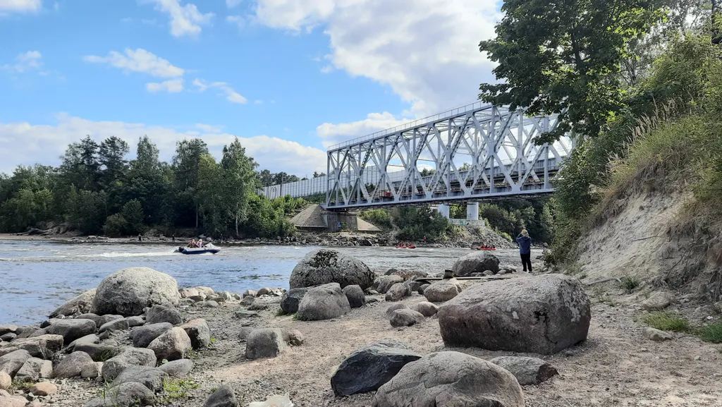 Дом-баня на берегу озера