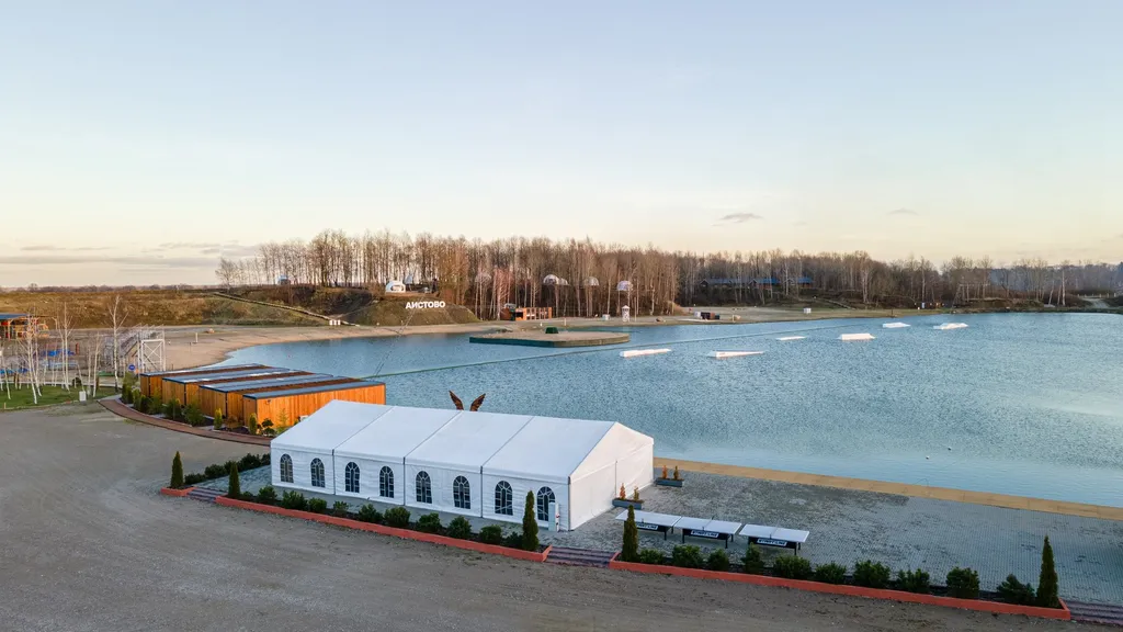 Номер у озера для двоих