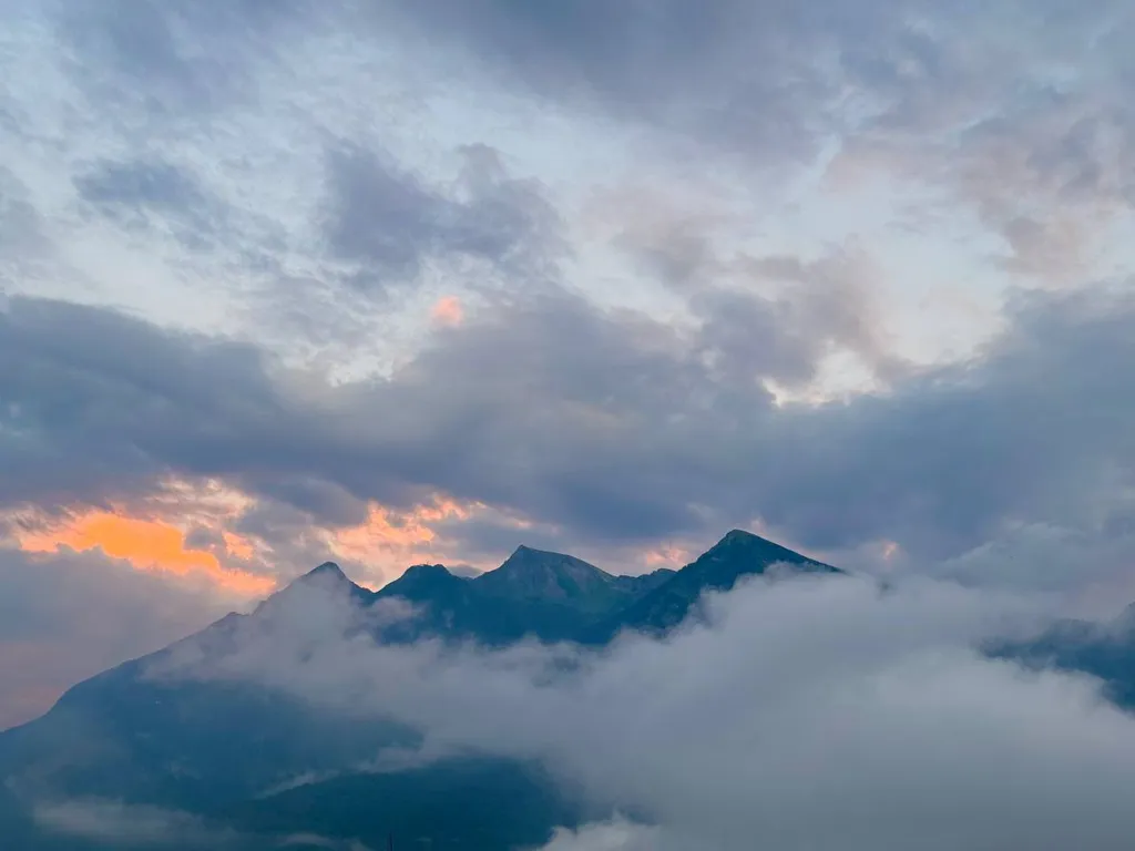 Панорамные апартаменты с новым ремонтом и видом на горы