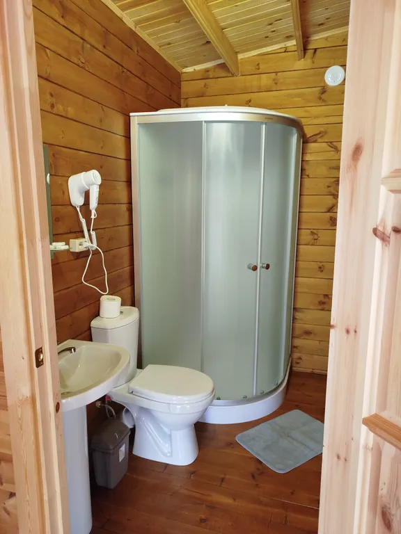 Коттедж Эко-домик трёхместный — Гагра