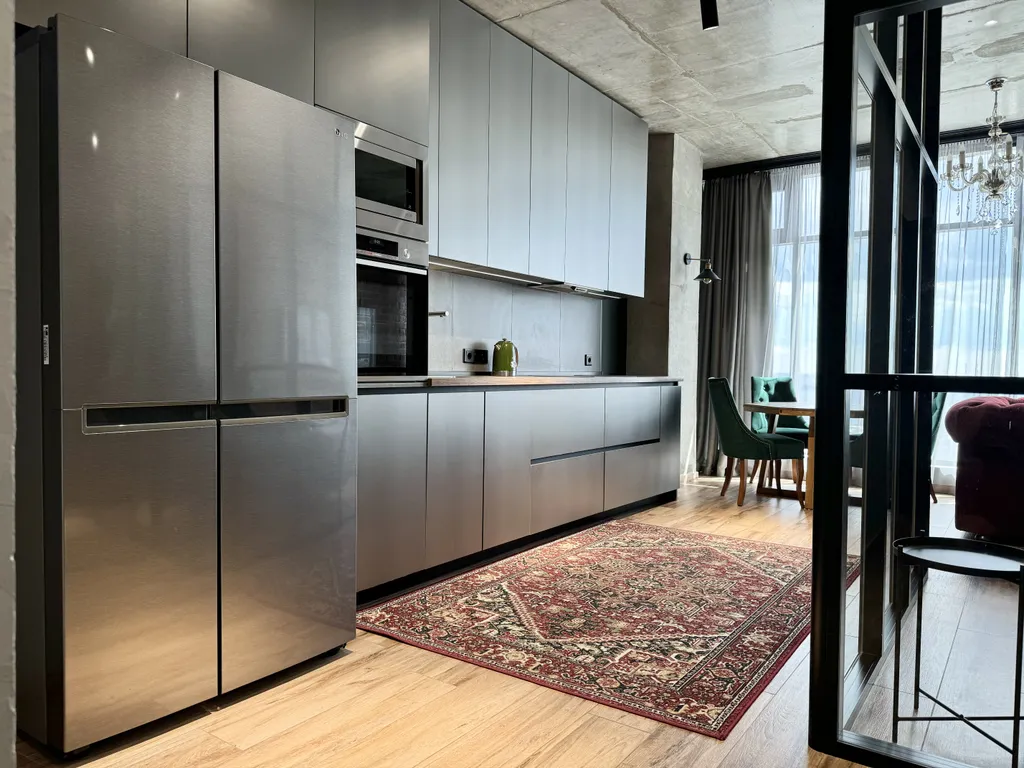 Дизайн-студия с видом на город