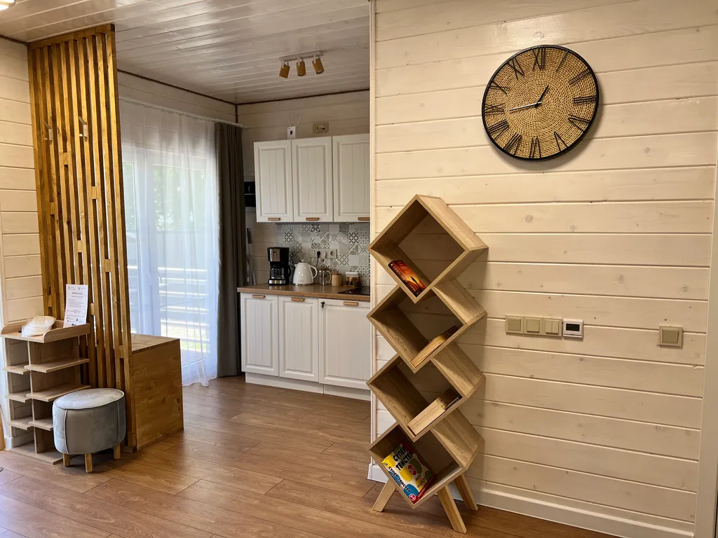 Новый дом с собственной территорией и видом на горы