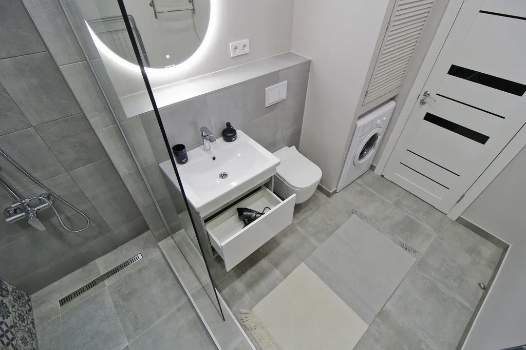 Студия с панорамными окнами в центре