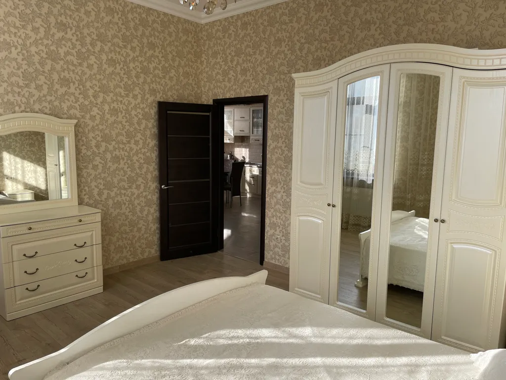 Апартаменты с двумя спальнями в элитном доме в центре рядом с парком