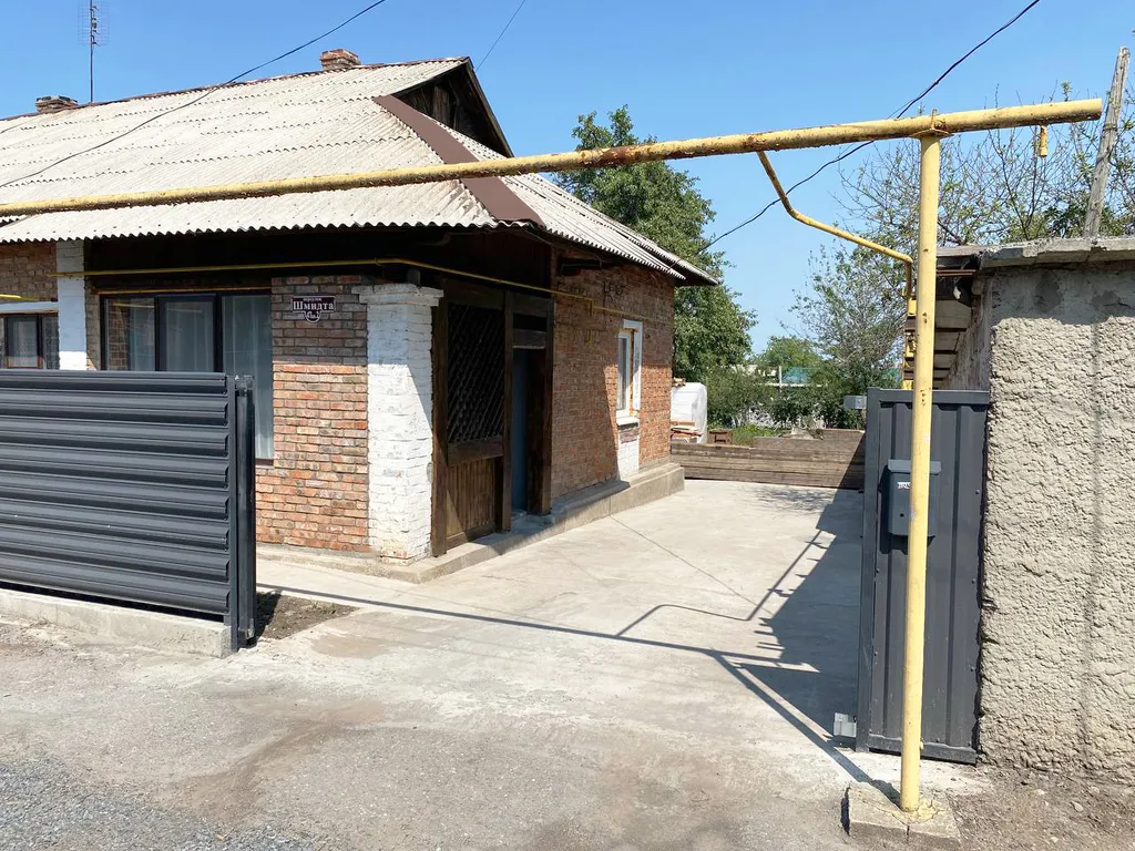 Коттедж Уютный отдельный дом в тихом месте — аренда посуточно в Шахты