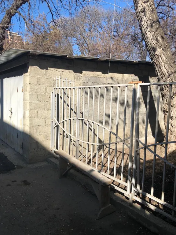 Комфортная квартира в 100 м до парка, отдельный вход, гараж, без горок