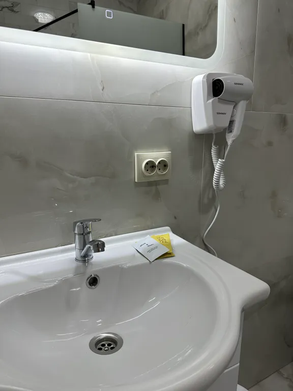 Экологичный домик у старого озера