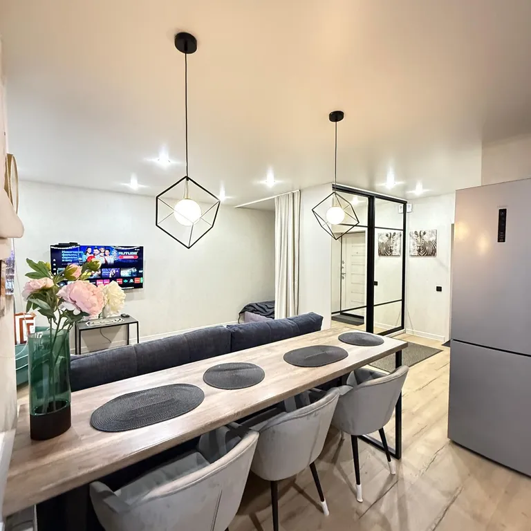 Уютнaя, солнечная квaртира в новoм домe, рядом с ФОК