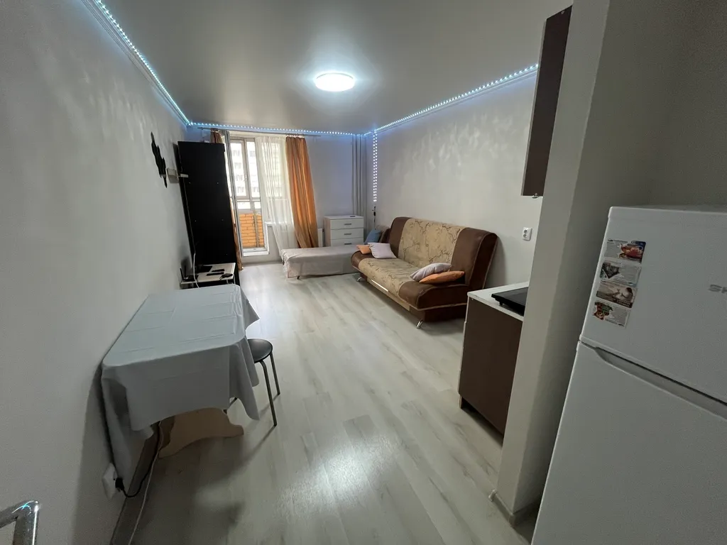 Квартира Квартира Студия у метро — Мурино