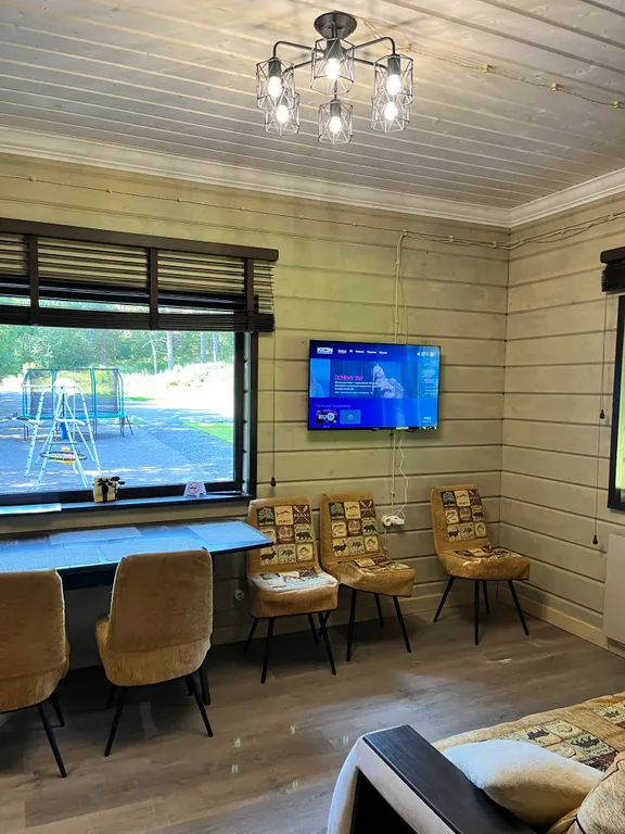 Дом в окружении заповедного леса у подножия горы Варамяки