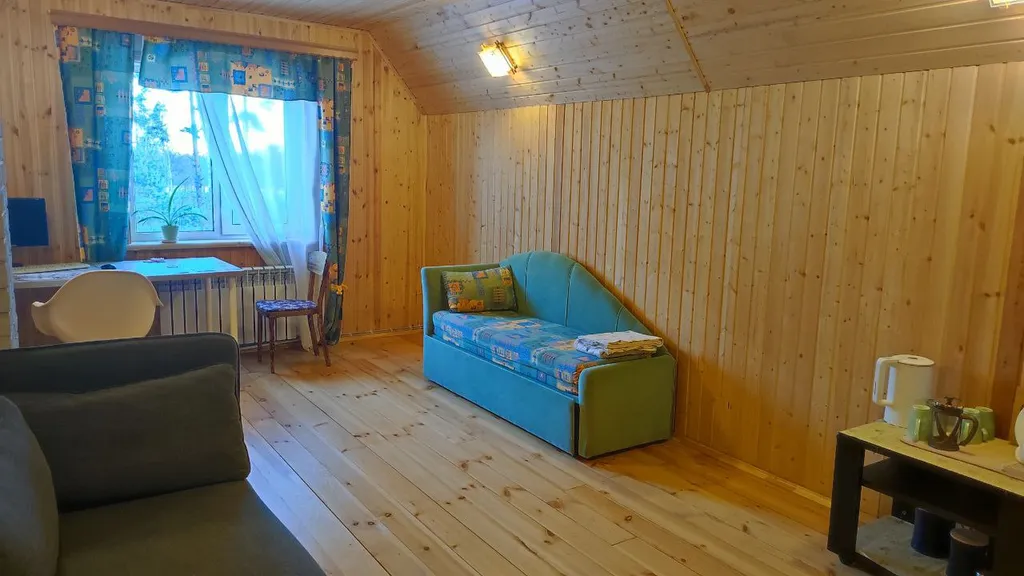 Комната на втором этаже недалеко от Игоры