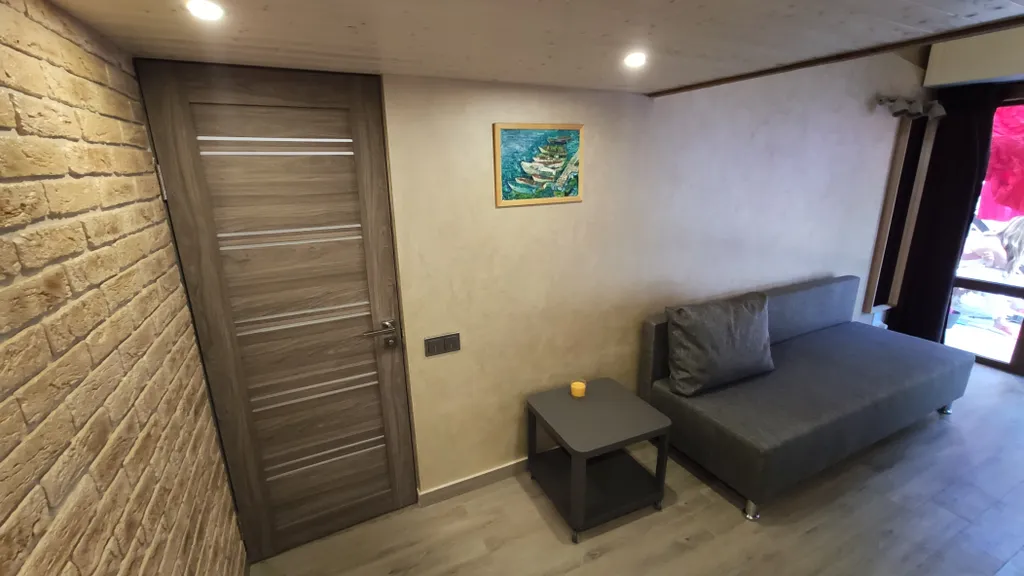 Маленькая квартира в уютном дворе у моря