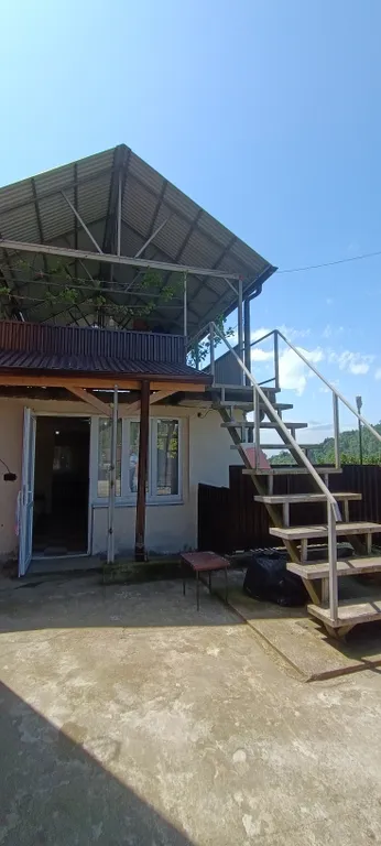 Уютный домик с прекрасными видами вокруг