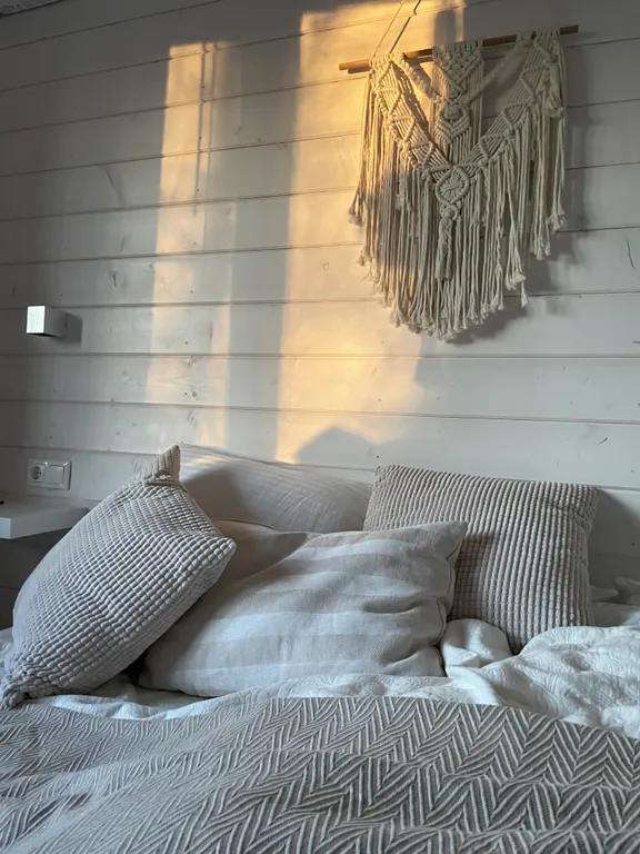 Вилла с банным чаном на берегу водоёма