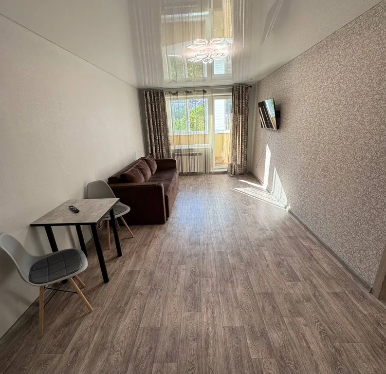 Уютная солнечная квартира в районе Золотого моста