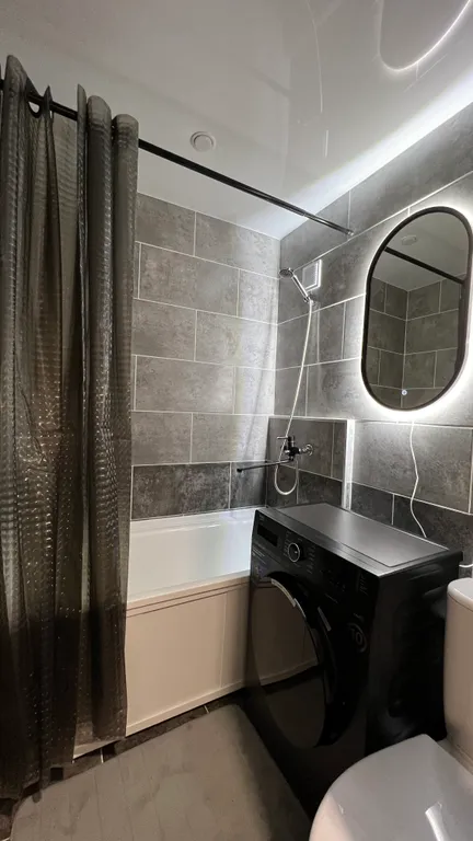 Трехкомнатная квартира с хорошим ремонтом и видом