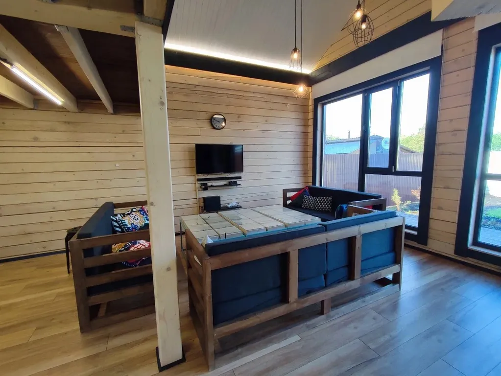 Уютный загородный дом в черте города