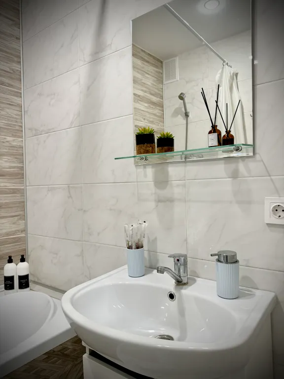 Квартира рядом с центром, удобно доехать от вокзала и аэропорта, рядом с госпиталем