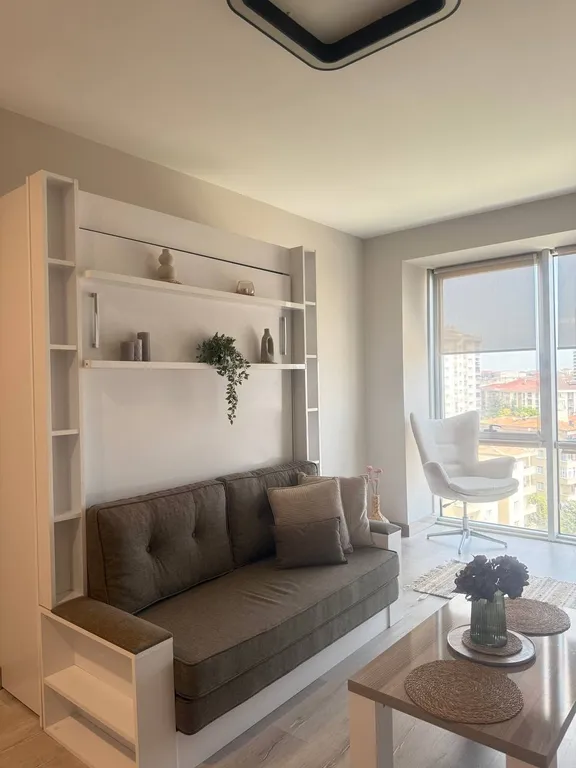 Studio apt with pool and gym near metrobus station