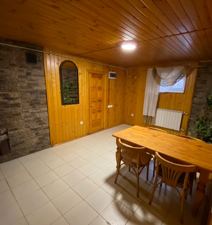 Коттедж Коттедж с сауной и бассейном — Красный