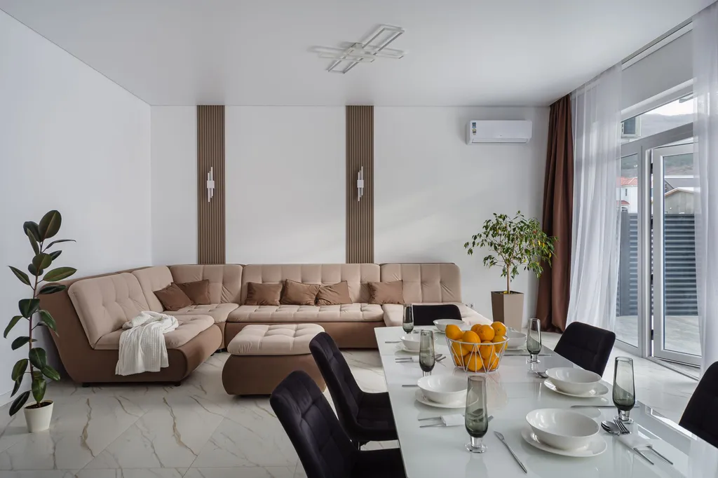 Дом с бассейном с видом на горы