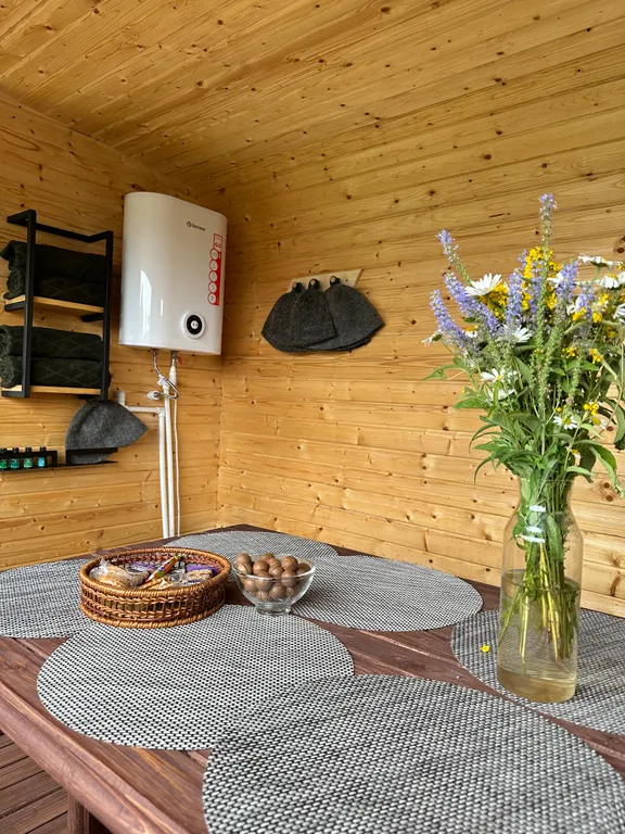 Большой дом с баней на участке