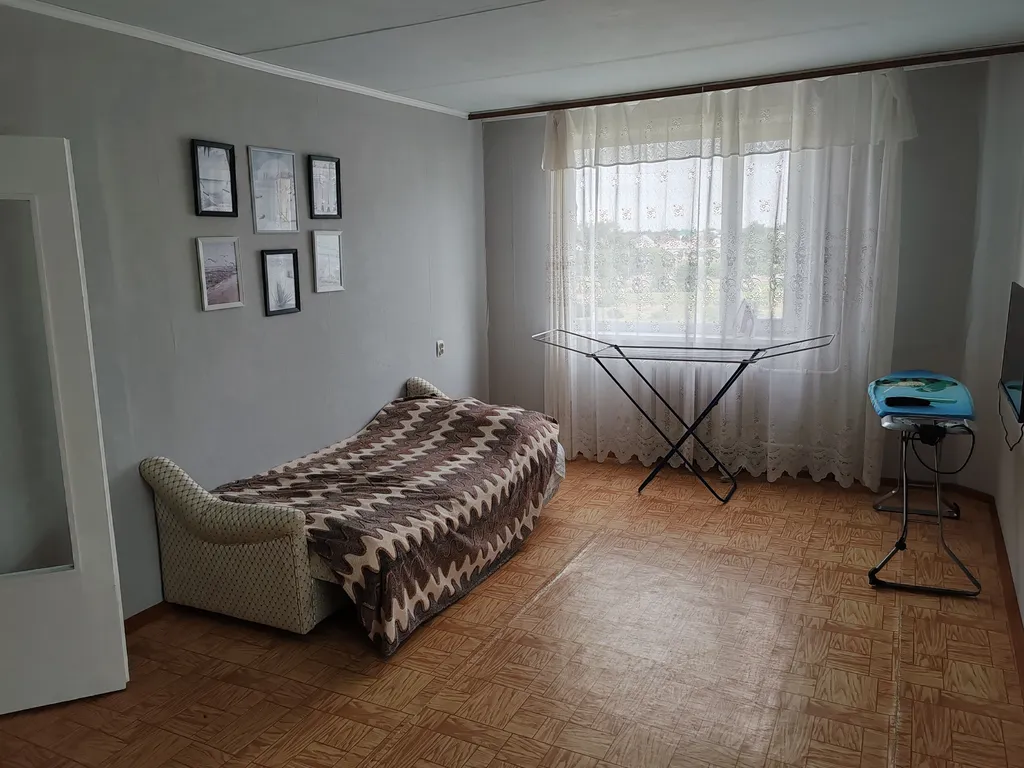 Уютная квартира вдали от увеселительных заведений — аренда посуточно в Яровое