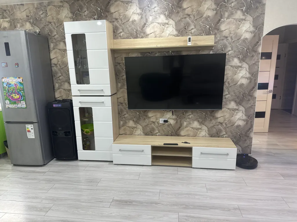 Двухэтажный дом с баней и бассейном