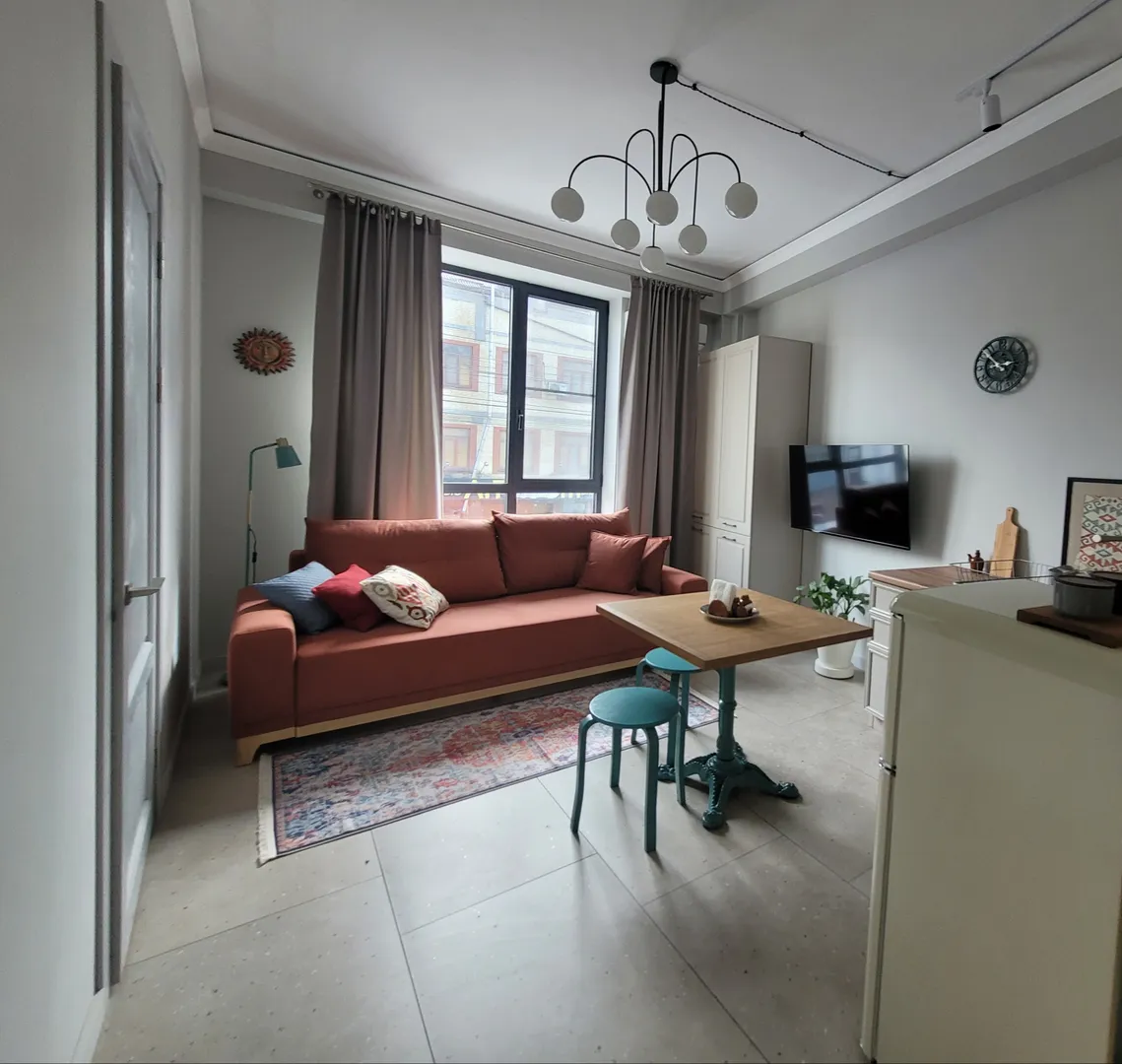 Кухня объединена с гостиной, 17м²