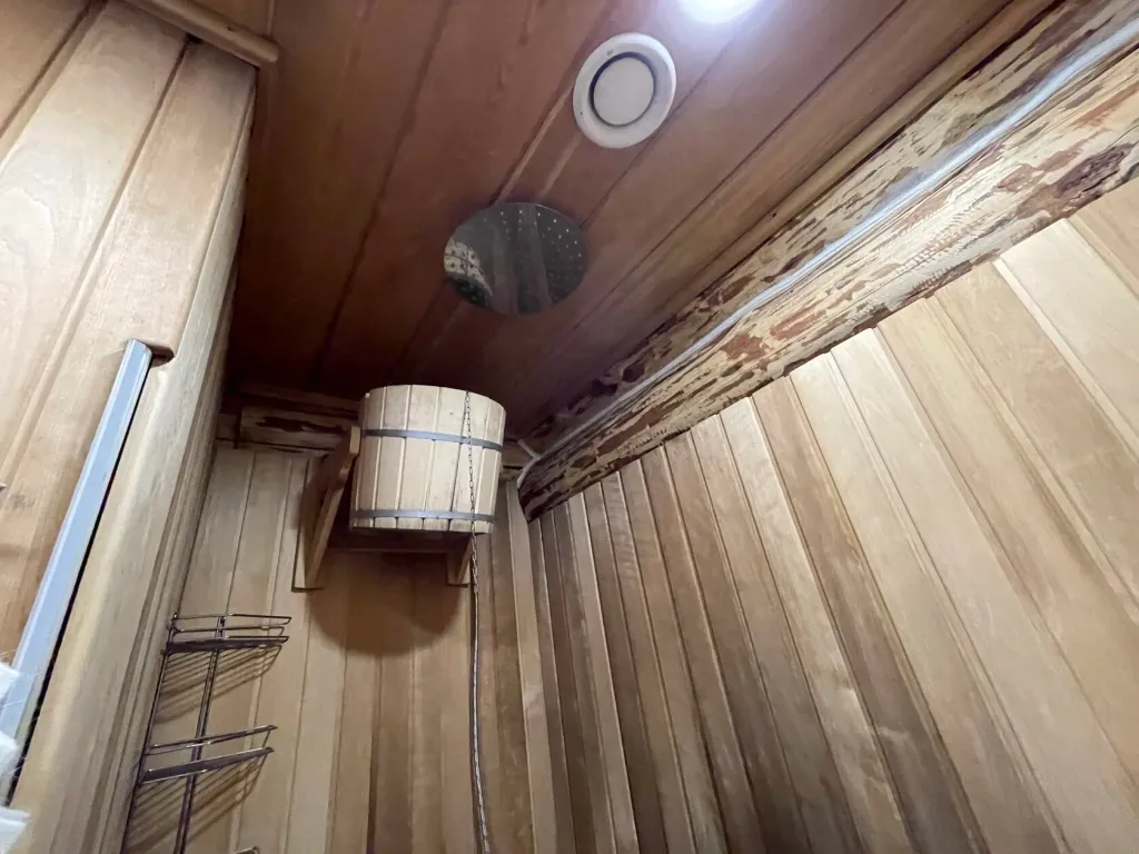 Коттедж Ночь в доме Хоббита с дровяной баней — Стеклянный