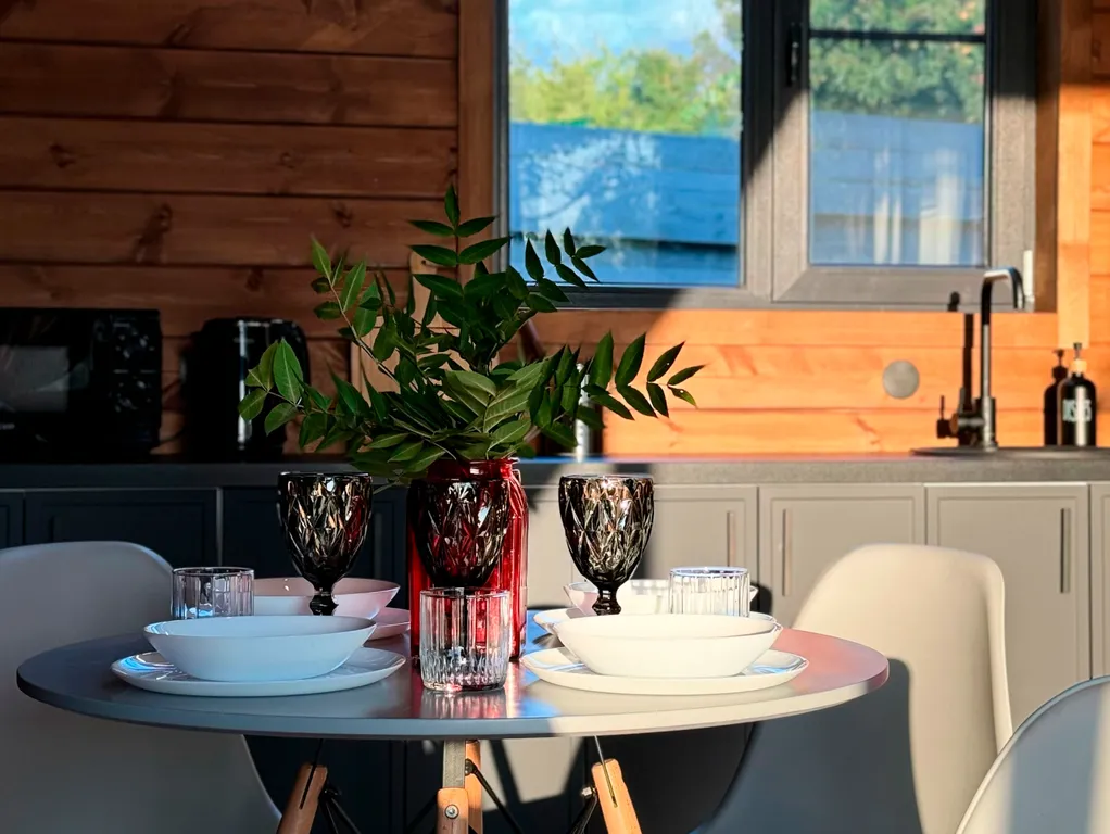 Апарт-отель Елань, глемпинг со стильными A-фреймами и бассейном