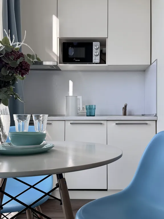 Дизайнерская квартира и бассейн на территории комплекса