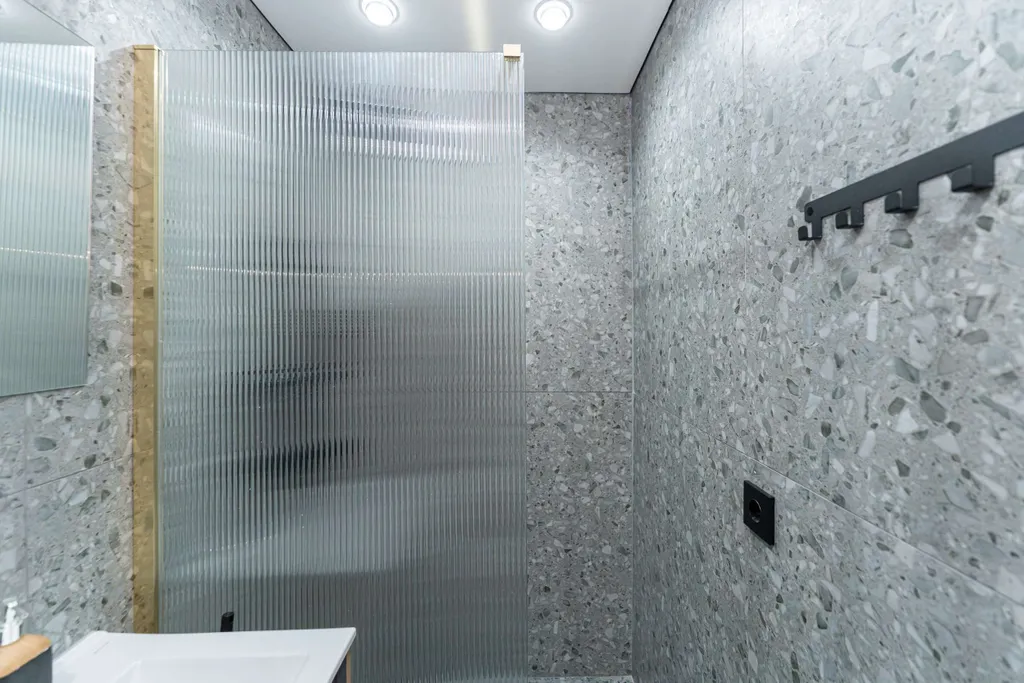 Домик с видом на озеро на двоих