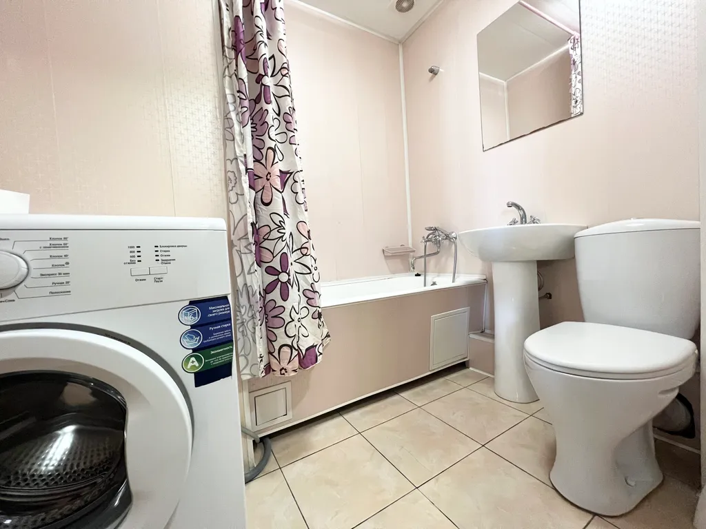 Студия возле автостанции 6 ШК